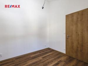 Prodej atypického bytu, Svoboda nad Úpou, Nádražní, 44 m2