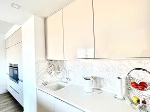 Pronájem bytu 4+kk, Praha - Strašnice, Zvěřinova, 109 m2