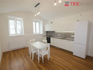 Pronájem bytu 2+kk, Praha, Svobodova, 50 m2