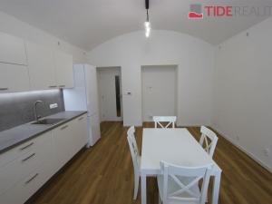 Pronájem bytu 2+kk, Praha, Svobodova, 50 m2