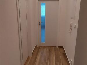 Pronájem bytu 2+kk, Praha, Svobodova, 50 m2