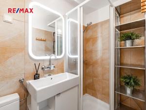 Prodej kanceláře, Praha - Karlín, Pernerova, 60 m2