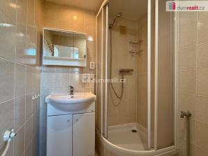 Pronájem bytu 2+1, Karlovy Vary - Stará Role, Okružní, 63 m2