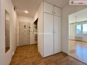 Pronájem bytu 2+1, Karlovy Vary - Stará Role, Okružní, 63 m2
