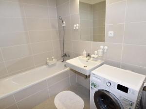 Prodej bytu 2+kk, Praha - Stodůlky, Ferrariho, 63 m2