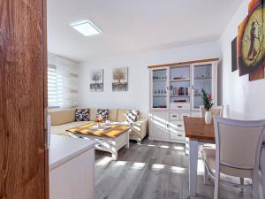 Prodej bytu 2+1, Chomutov, Vrchlického, 54 m2