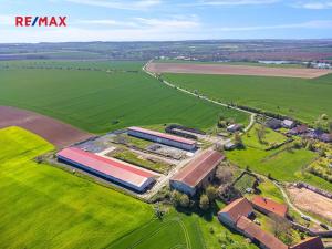 Prodej výrobních prostor, Dolní Chvatliny, 3690 m2