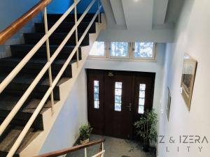 Pronájem bytu 1+1, Praha - Smíchov, Franty Kocourka, 55 m2