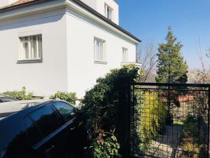 Pronájem bytu 1+1, Praha - Smíchov, Franty Kocourka, 55 m2