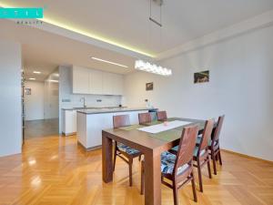 Pronájem bytu 3+1, Olomouc, Dolní náměstí, 100 m2