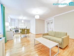 Pronájem bytu 2+kk, Mariánské Lázně, Masarykova, 80 m2