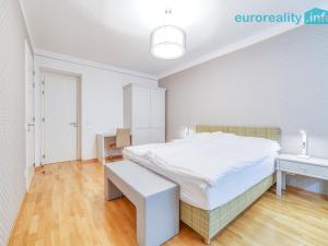 Pronájem bytu 2+kk, Mariánské Lázně, Masarykova, 80 m2