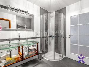 Prodej rodinného domu, Provodov, 234 m2