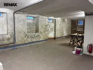 Pronájem skladu, Karlovy Vary, Moravská, 75 m2