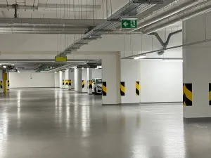 Pronájem garážového stání, Praha - Nusle, Závišova, 13 m2