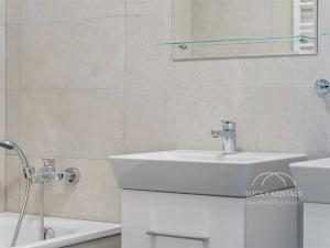 Pronájem bytu 1+kk, Praha - Chodov, Líbalova, 27 m2