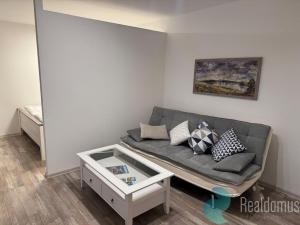 Pronájem bytu 2+kk, Zvěrotice, 50 m2