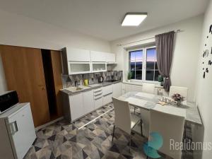 Pronájem bytu 2+kk, Zvěrotice, 50 m2