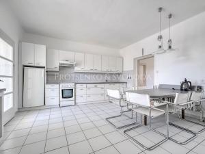 Prodej ubytování, Křižanov, Benešovo náměstí, 530 m2