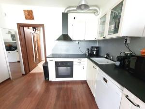 Prodej bytu 1+kk, Praha - Horní Měcholupy, Hornoměcholupská, 38 m2