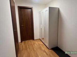 Pronájem bytu 1+kk, Praha - Smíchov, Vackové, 42 m2