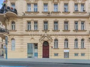 Pronájem bytu 3+1, Praha - Vinohrady, Římská, 74 m2