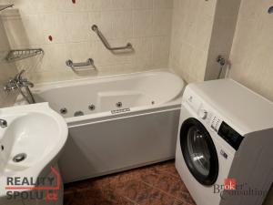 Pronájem bytu 3+1, Jindřichův Hradec - Jindřichův Hradec III, Sídliště, 68 m2