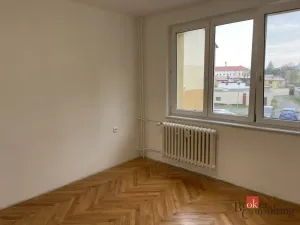 Pronájem bytu 3+1, Jindřichův Hradec - Jindřichův Hradec III, Sídliště, 68 m2