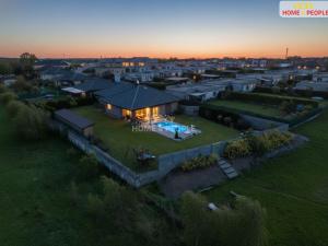 Prodej rodinného domu, Srubec, Slunečná, 230 m2