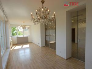 Pronájem kanceláře, Praha - Střešovice, náměstí Před bateriemi, 150 m2