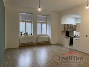 Pronájem bytu 2+kk, Opava - Předměstí, Olomoucká, 65 m2