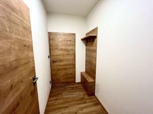 Pronájem bytu 2+kk, Kamenný Újezd, Budějovická, 42 m2