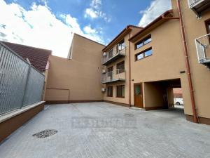 Pronájem bytu 2+kk, Kamenný Újezd, Budějovická, 42 m2