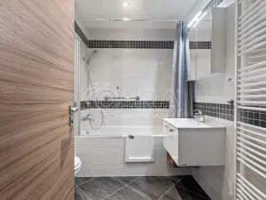 Pronájem bytu 2+kk, Praha - Pitkovice, Penízovková, 59 m2
