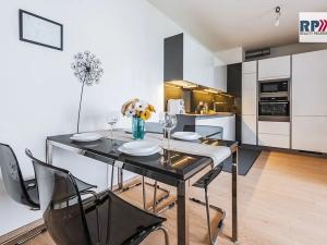 Prodej bytu 3+kk, Praha - Vysočany, Strnadových, 74 m2