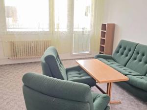 Pronájem bytu 3+1, Praha - Troja, Krosenská, 64 m2