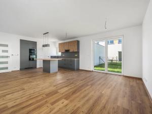 Prodej rodinného domu, Milovice, Modřínová, 137 m2