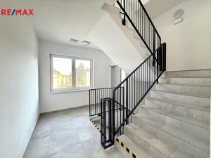 Pronájem bytu 2+kk, Karlovy Vary, Šumavská, 65 m2