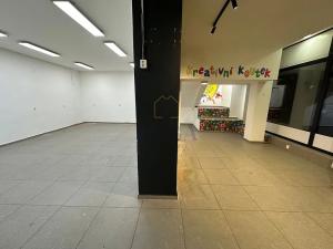 Pronájem obchodního prostoru, Karlovy Vary, Dr. Davida Bechera, 110 m2