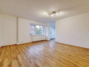 Prodej bytu 3+1, Cheb, Na Hradčanech, 103 m2