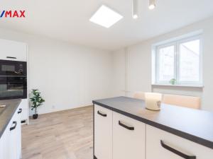 Prodej bytu 3+kk, Příbram - Příbram VII, náměstí 17. listopadu, 61 m2