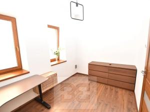 Pronájem bytu 3+kk, Praha - Kobylisy, Na pěšinách, 77 m2