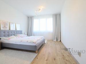 Pronájem bytu 2+1, České Budějovice, J. Opletala, 60 m2