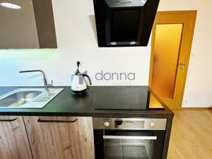 Pronájem bytu 1+kk, Praha, Březenská, 66 m2