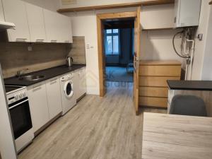 Pronájem atypického bytu, Karlovy Vary - Rybáře, Sokolovská, 45 m2