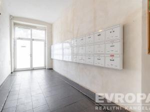 Pronájem bytu 2+1, Praha - Košíře, Pod Kavalírkou, 41 m2