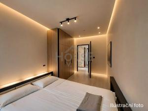 Prodej bytu 2+1, Praha - Řepy, Laudova, 42 m2