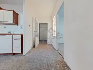 Prodej bytu 2+1, Praha - Řepy, Laudova, 42 m2