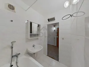 Prodej bytu 2+1, Praha - Řepy, Laudova, 42 m2