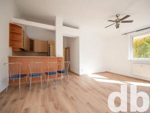 Pronájem bytu 3+kk, Karlovy Vary, Rumunská, 76 m2